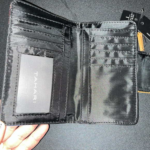 Tahari RFID wallet NWT - Picture 3 of 5